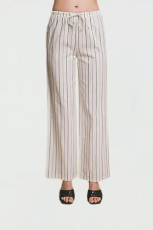 Pantalon Con Amarre En Cintura