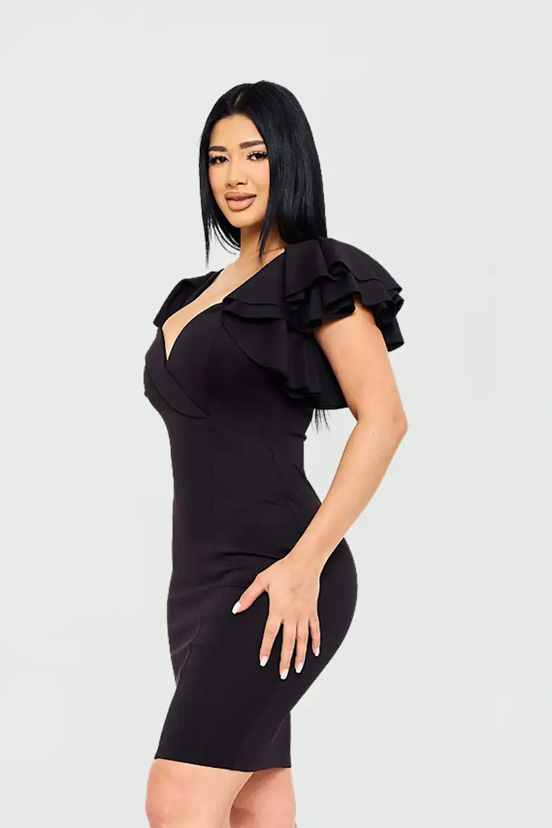 Vestido Corto Con Mangas De Vuelo