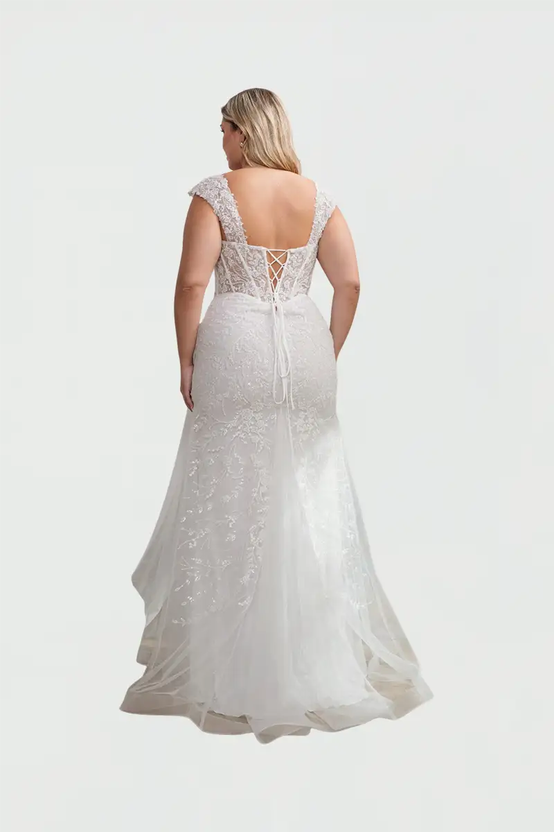 Vestido Estilo Sirena Con Encajes y Pedreria - Imagen 2