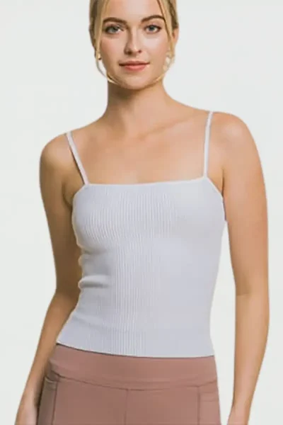 top-camisola-con-tirantes-finos-color-blanco