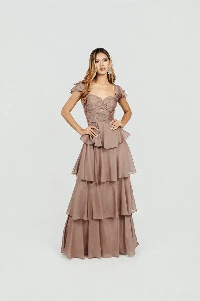 vestido-de-gala-largo-con-mangas-escalonadas-en-tres-vuelos-y-falda-de-cuatro-vuelos-color-beige